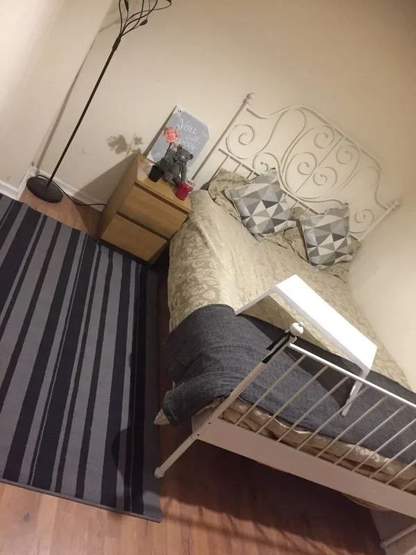 Room Allenby Road in Greater London