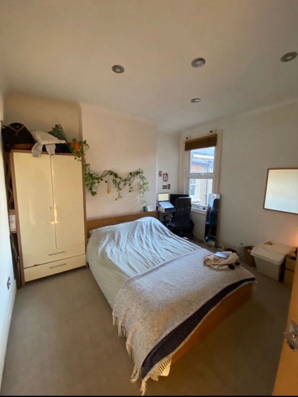 Room Quinton Street in Greater London