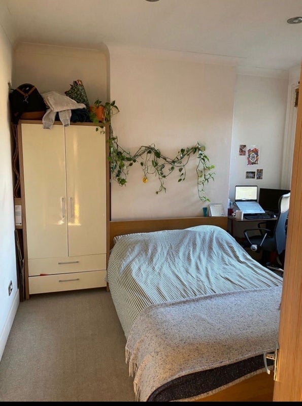 Room Quinton Street in Greater London