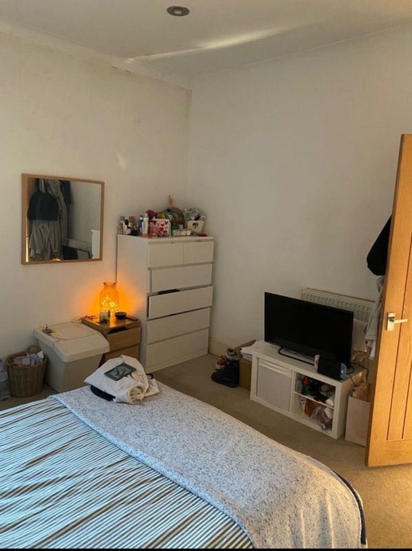 Room Quinton Street in Greater London