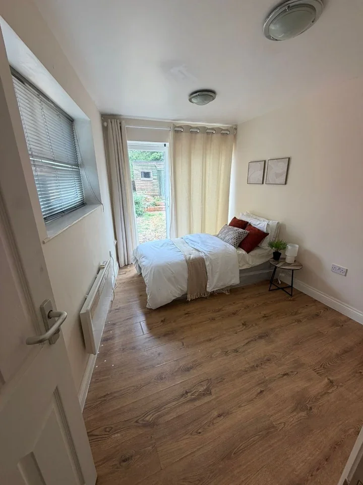 Flat Windham Avenue in Greater London