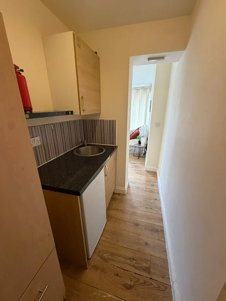 Flat Windham Avenue in Greater London
