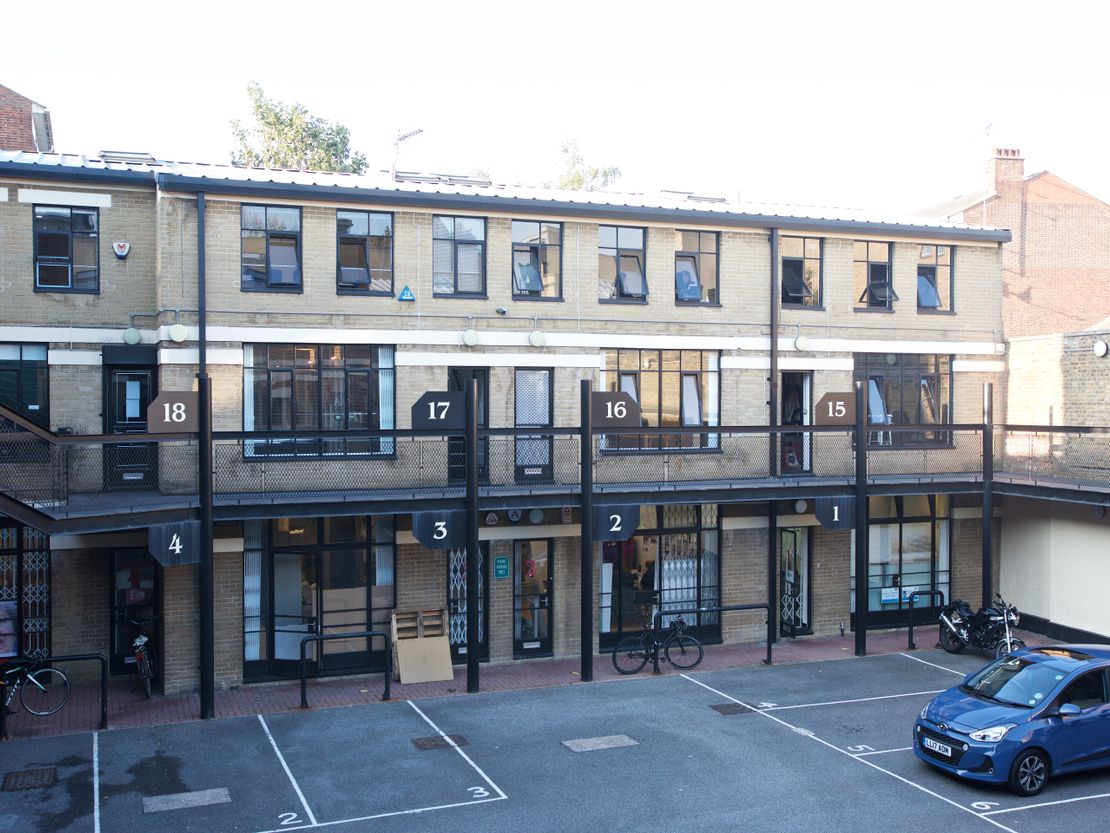 Flat Northampton Street in Greater London
