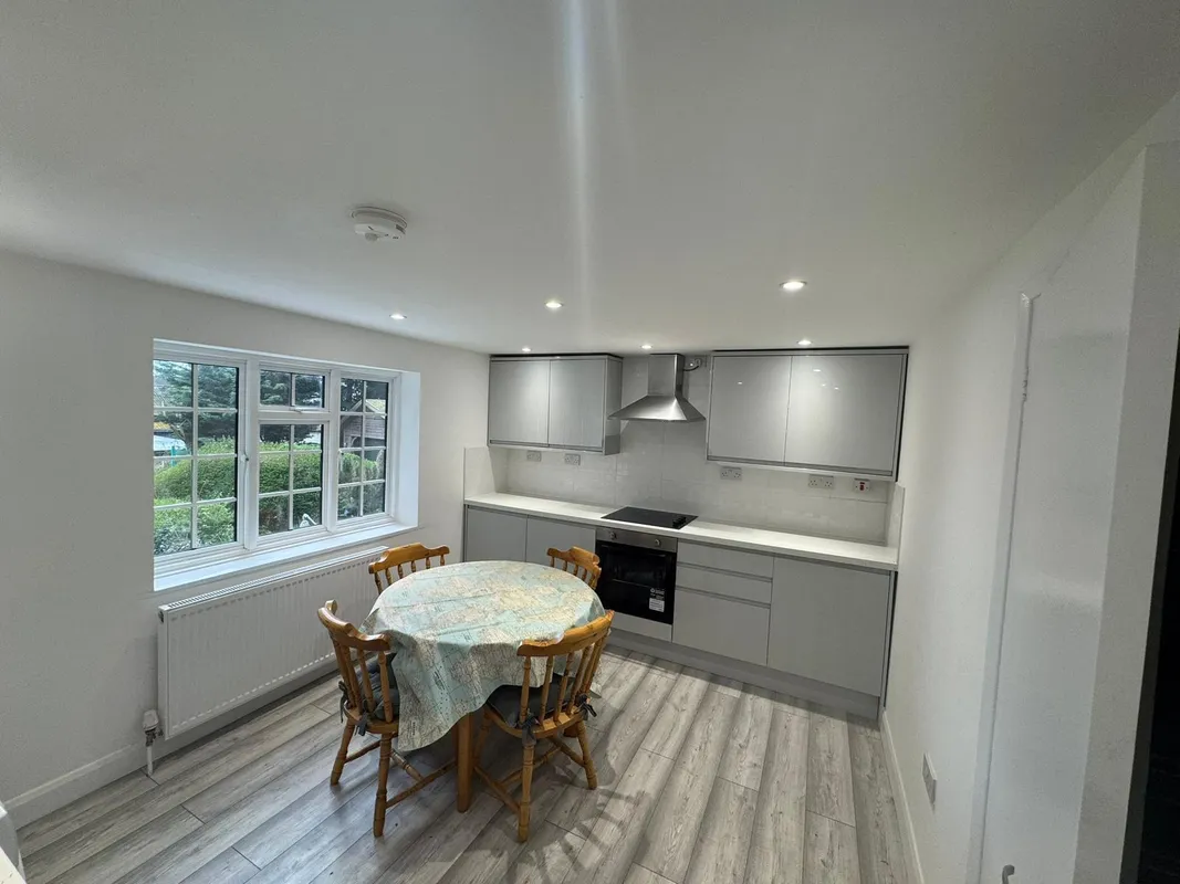 Flat Fallowfield Close in Greater London