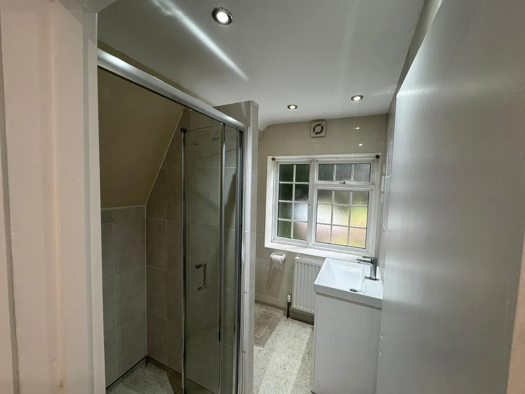 Flat Fallowfield Close in Greater London