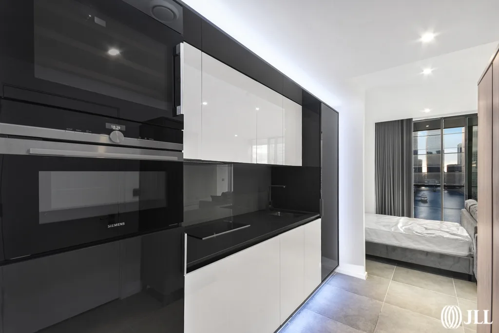 Flat Dollar Bay Place in Greater London
