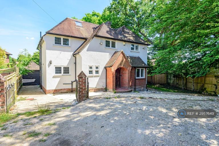 House Oaklands Way in Southampton