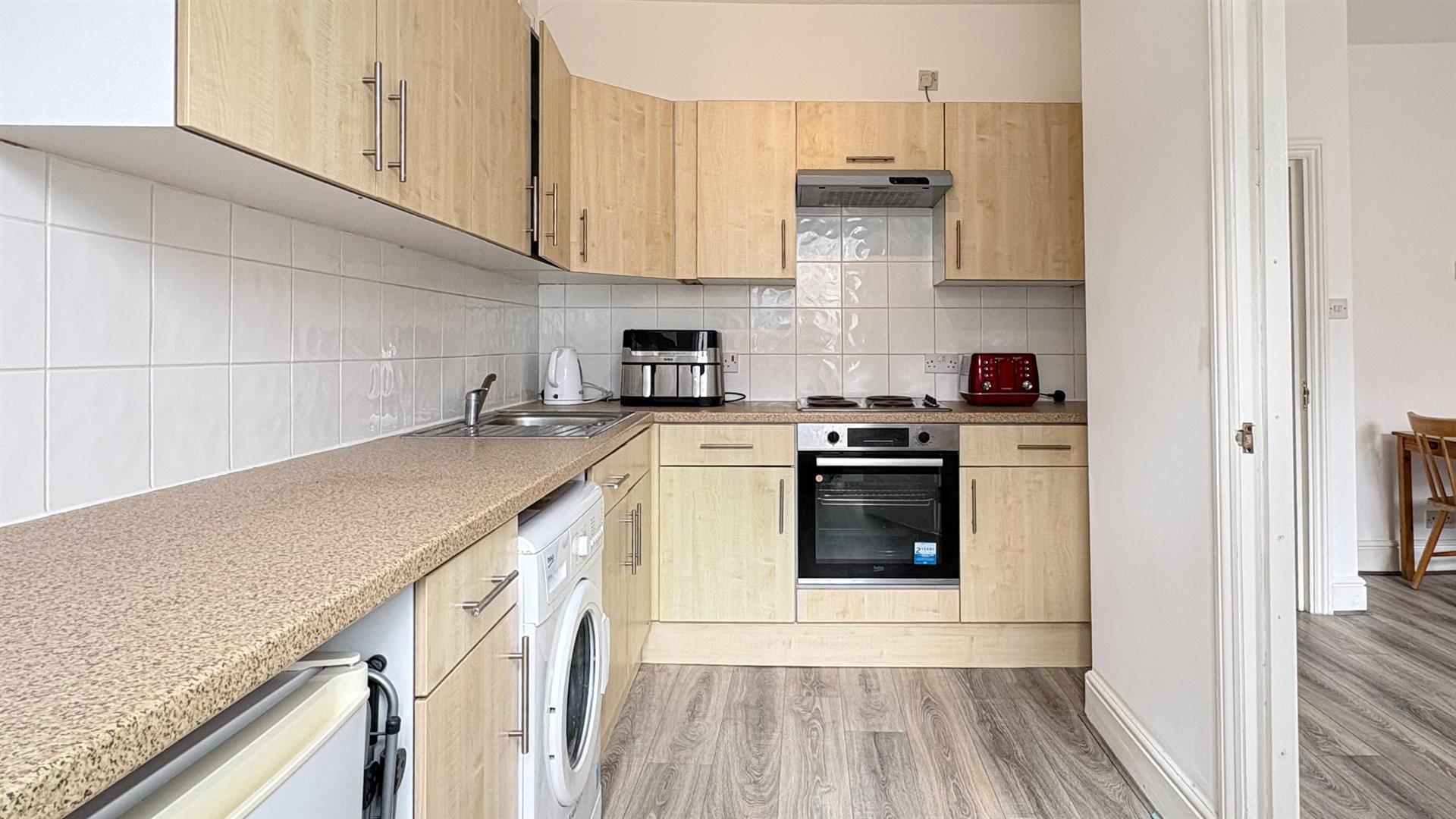 Flat Ladbroke Crescent in Greater London