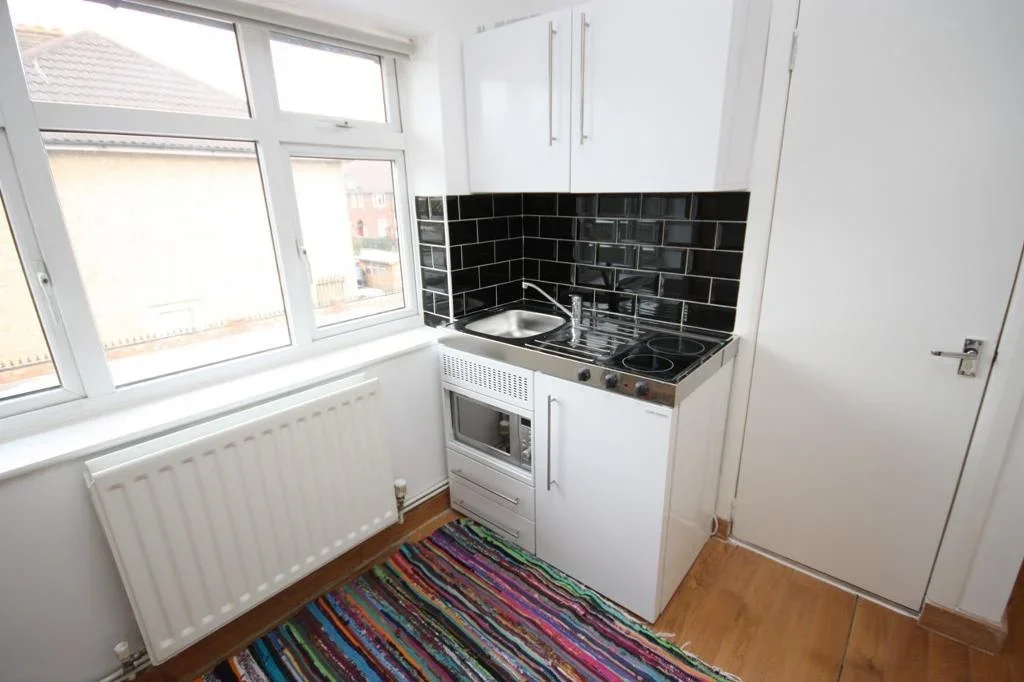 Flat Westway in Greater London
