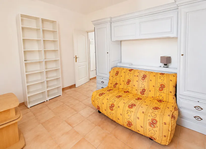 Flat Chemin des Avelines in Nice