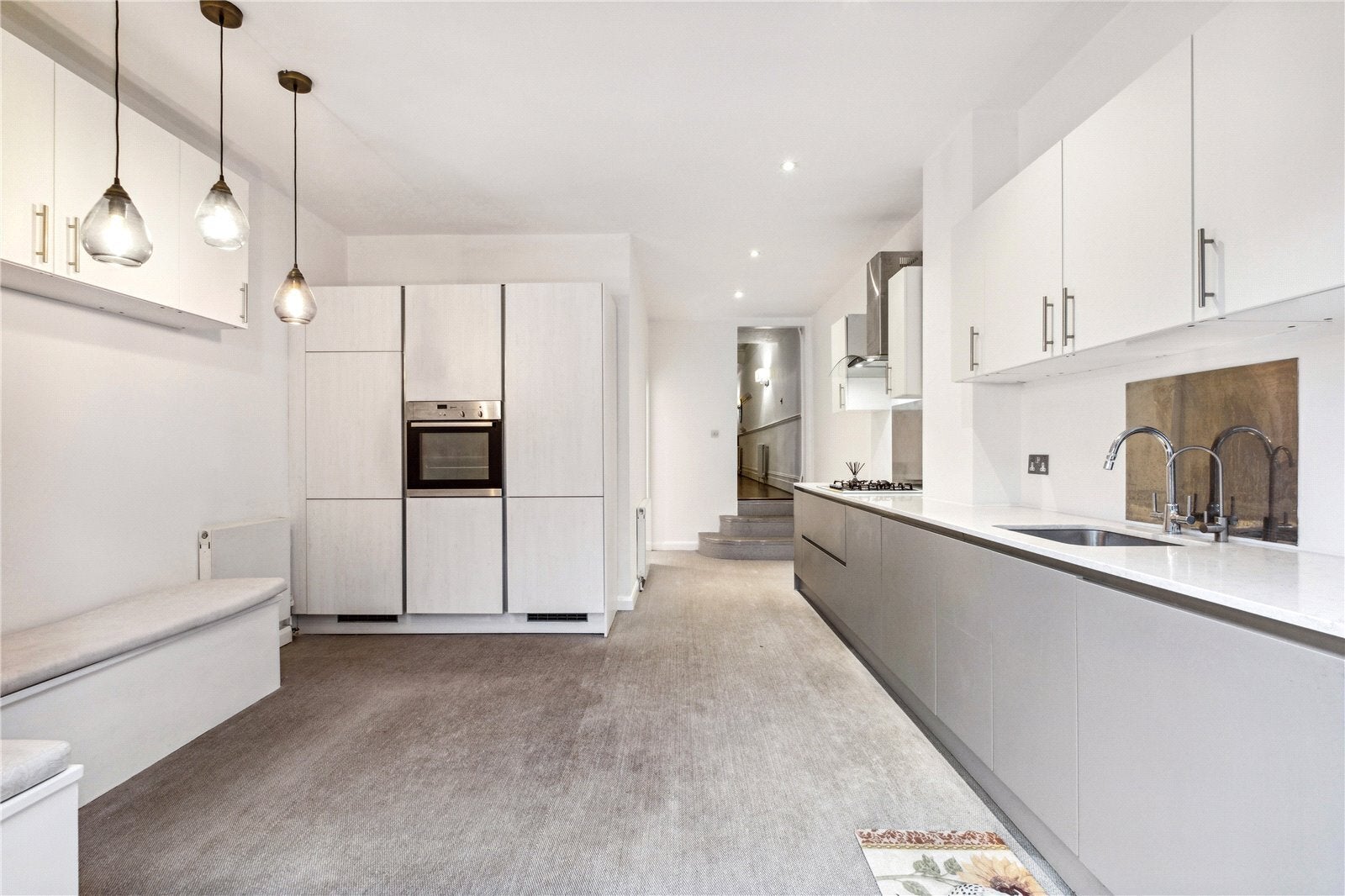 House Broad Passage in Greater London