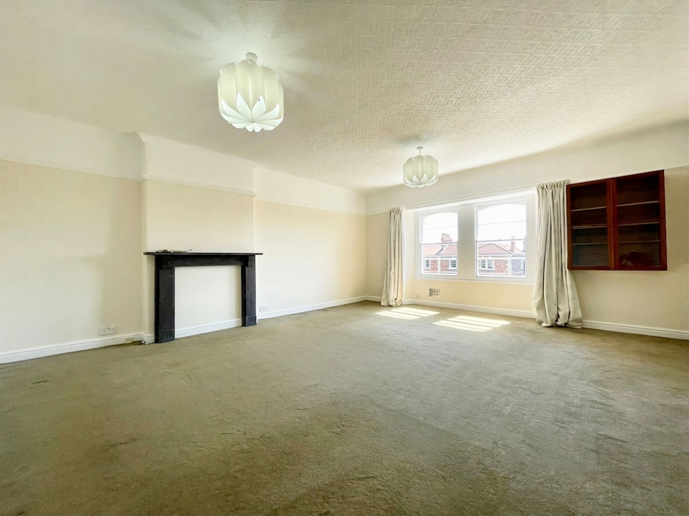 Flat Apsley Road in Bristol