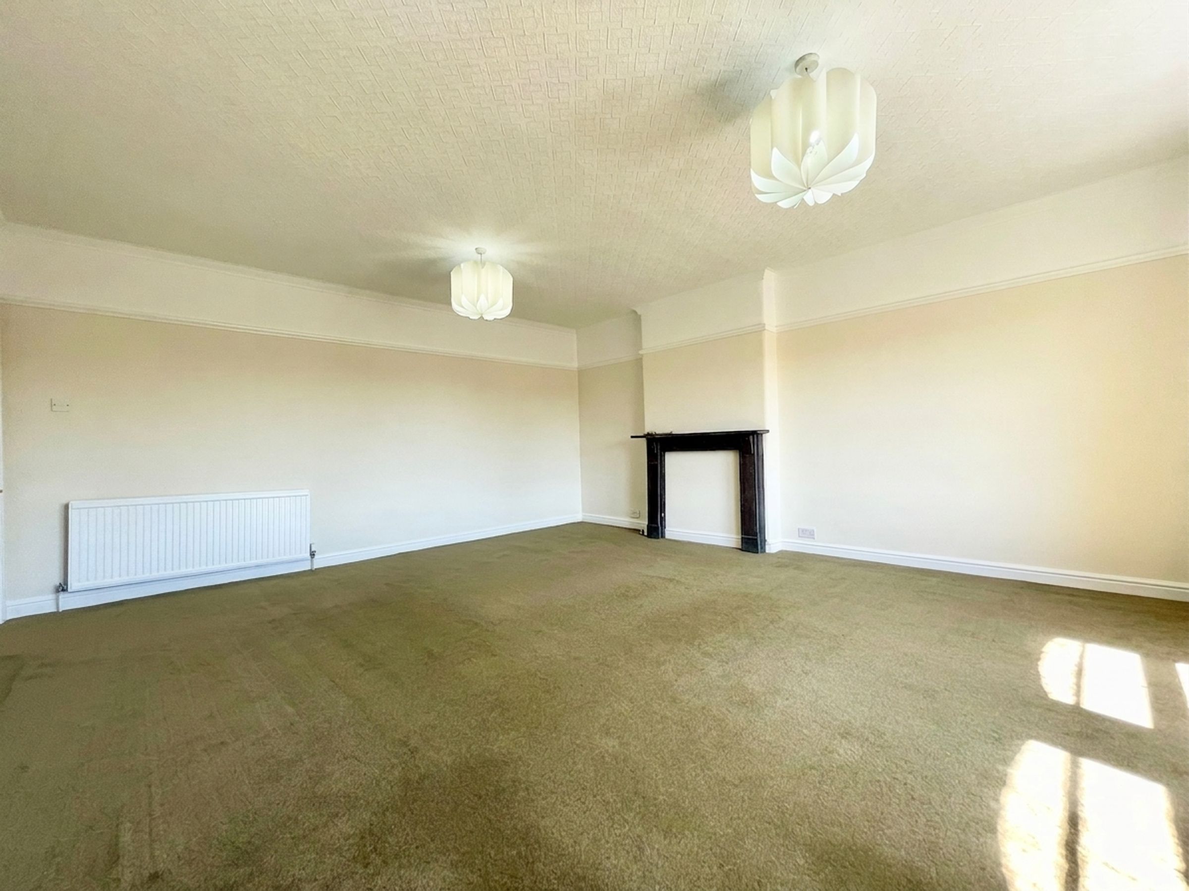 Flat Apsley Road in Bristol