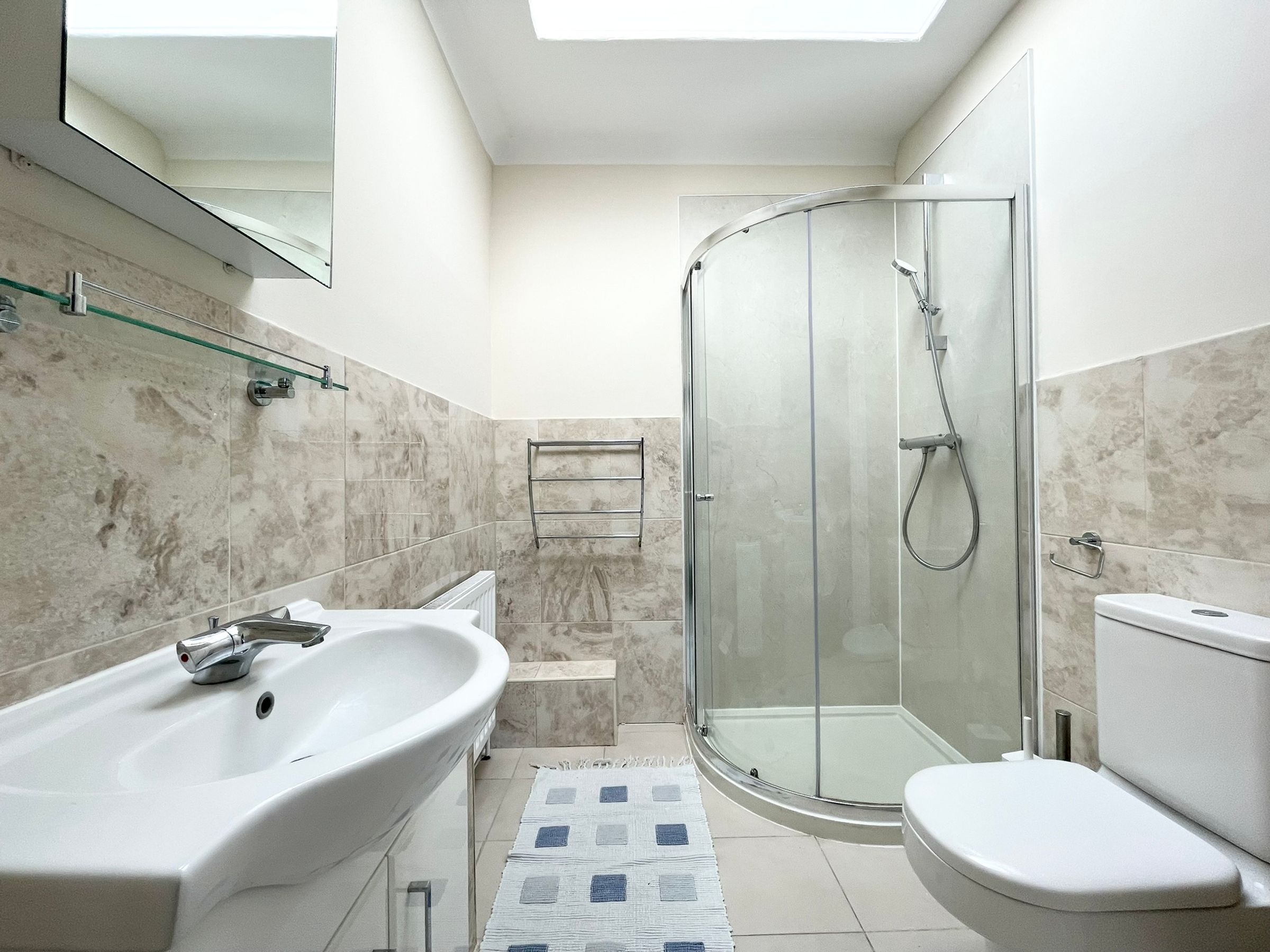 Flat Apsley Road in Bristol