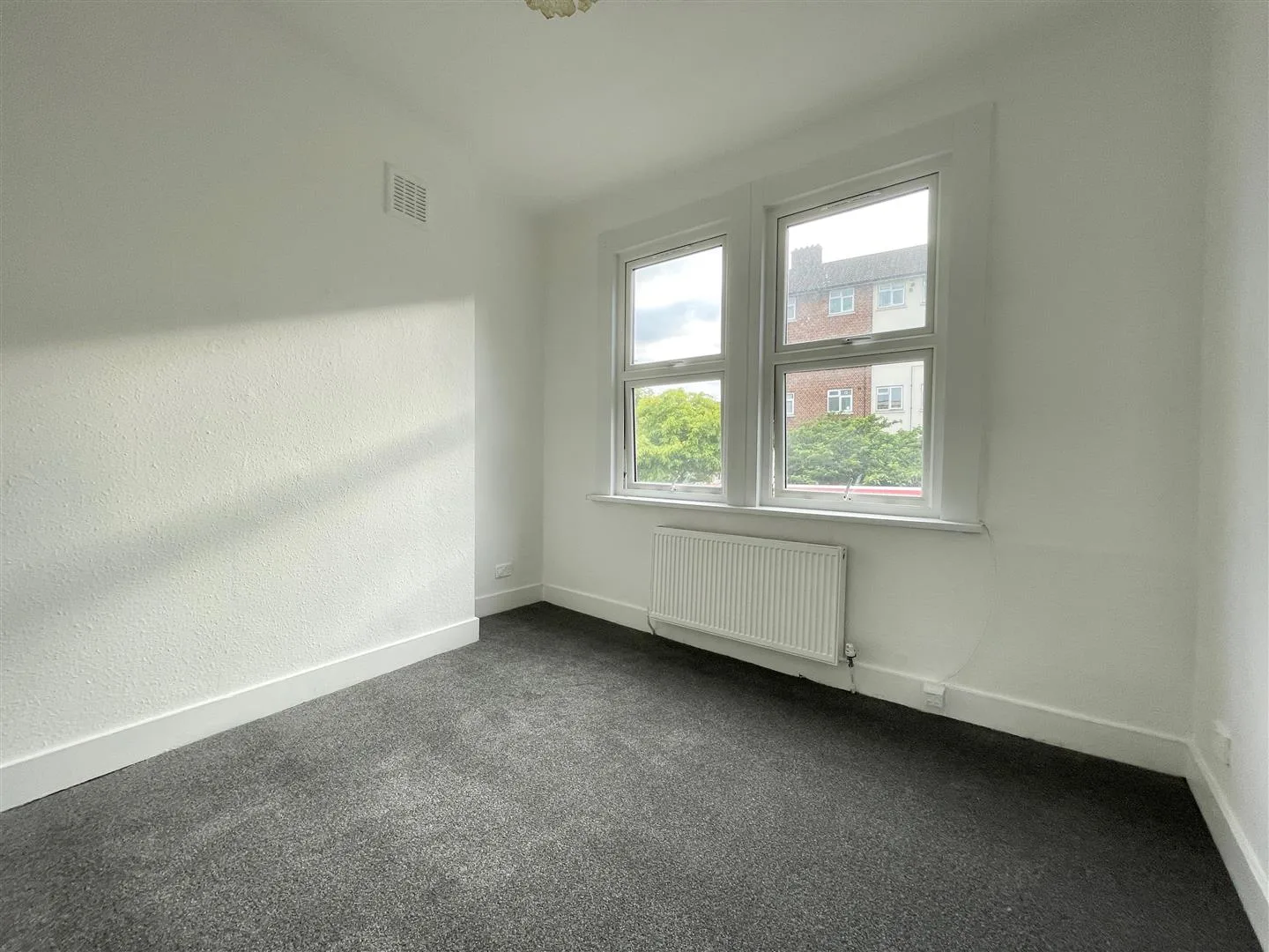 Flat Southwold Road in Greater London