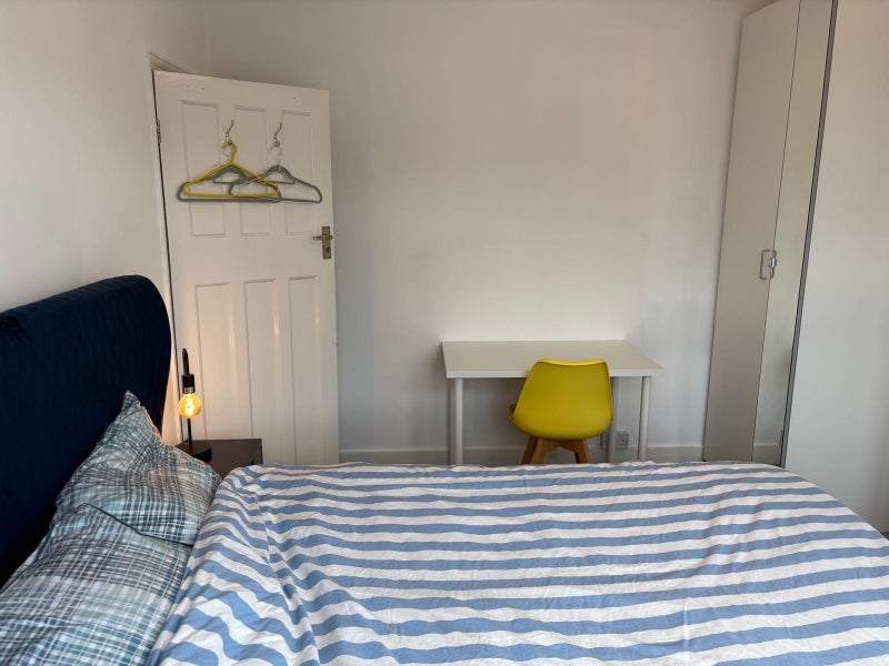 Room Norman Avenue in Greater London
