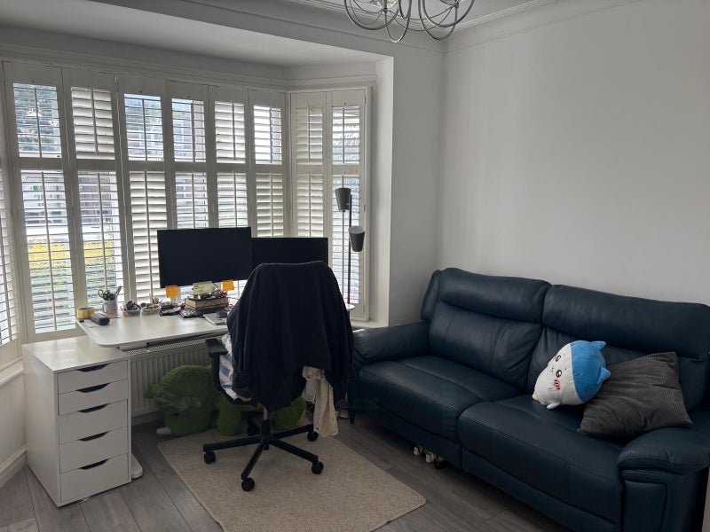 Room Norman Avenue in Greater London