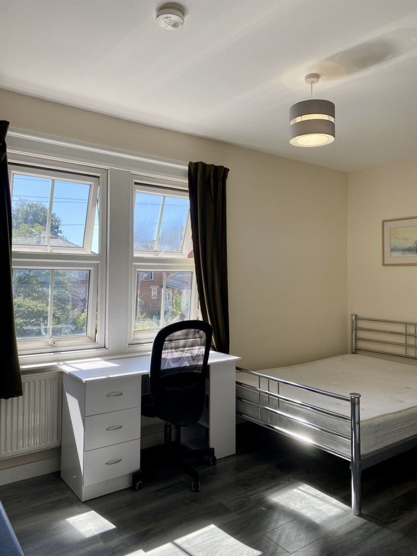 Flat Broadlands Road in Southampton