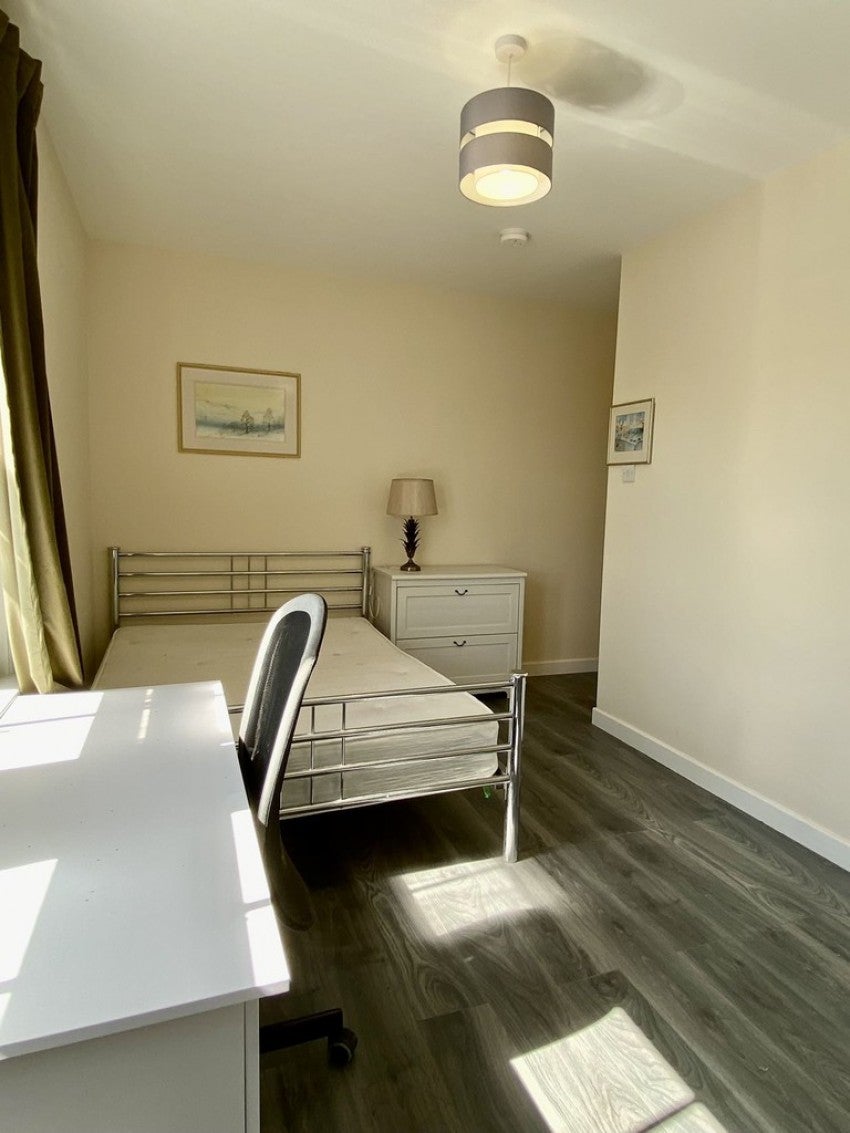 Flat Broadlands Road in Southampton