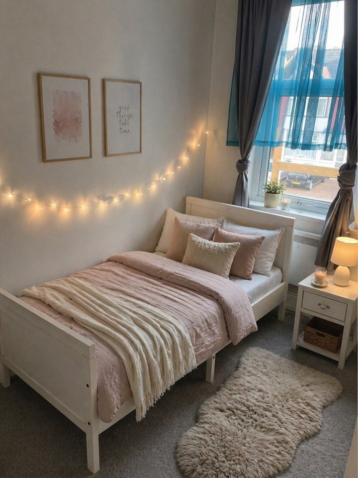 Flat Melfort Road in Greater London