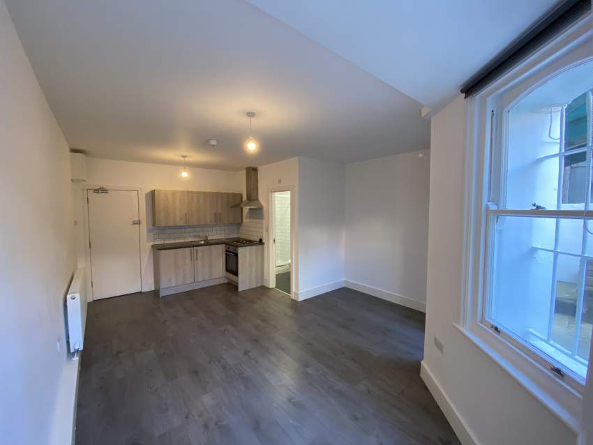 Room Western Road in Hove