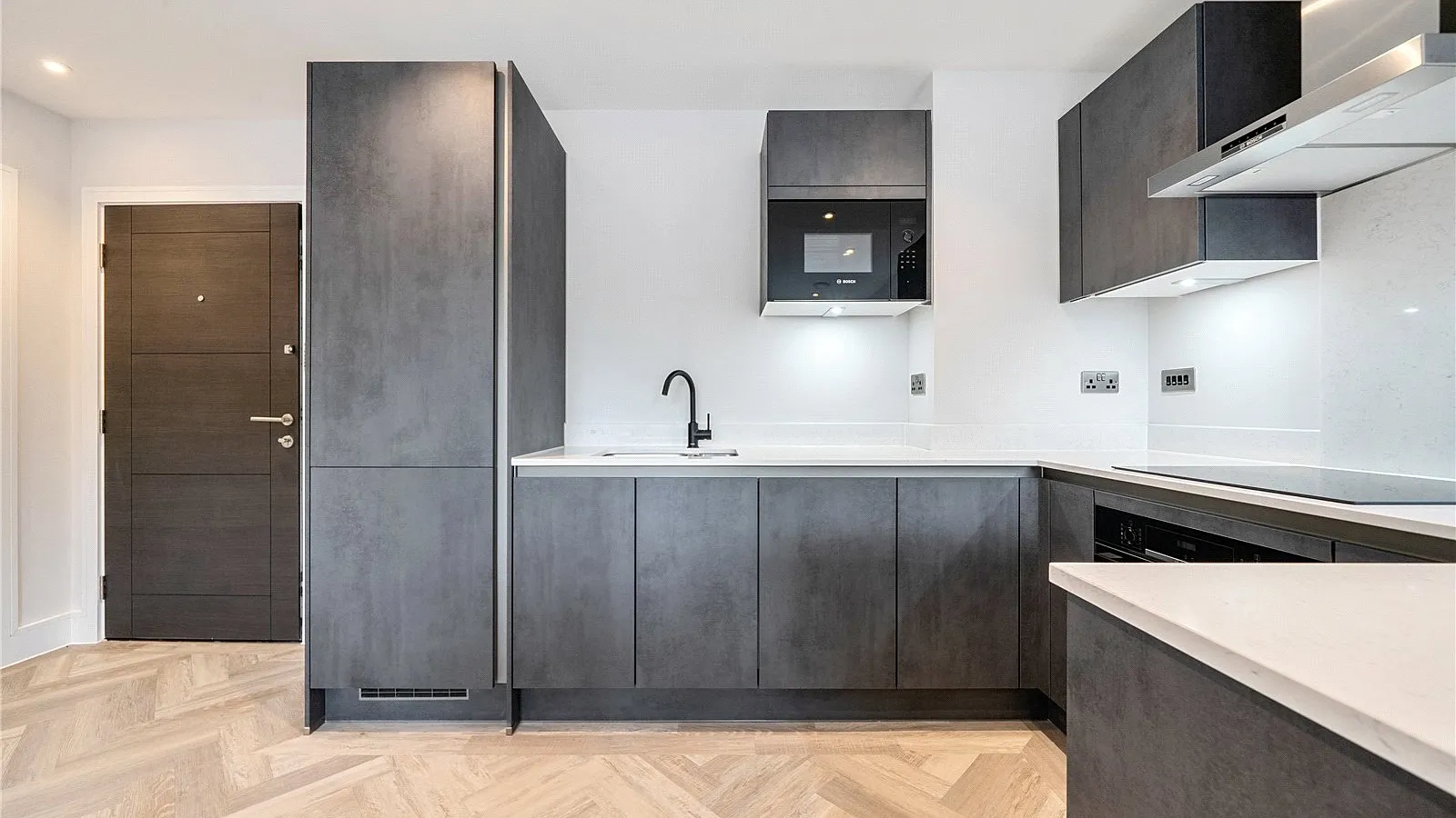 Flat Cockfosters Road in Greater London