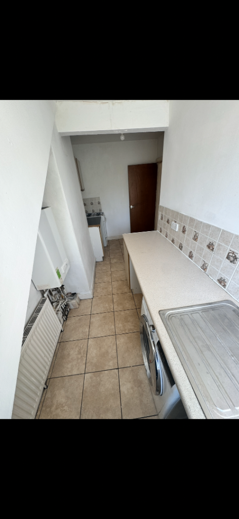Flat Roundhay Mount in Leeds