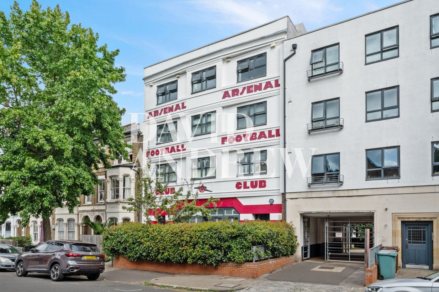 Flat Highbury Hill in Greater London