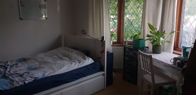 Room Downhills Way in Greater London