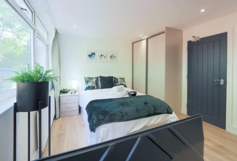 Room Roxeth Hill in Greater London