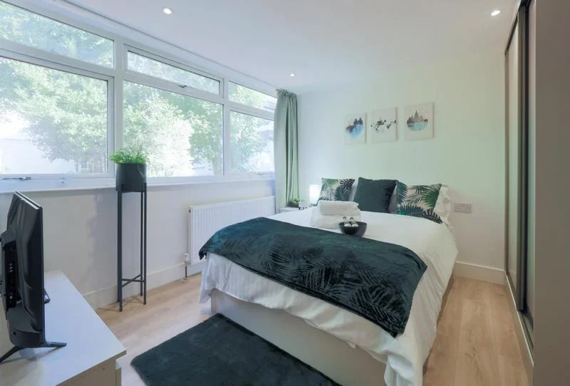 Room Roxeth Hill in Greater London