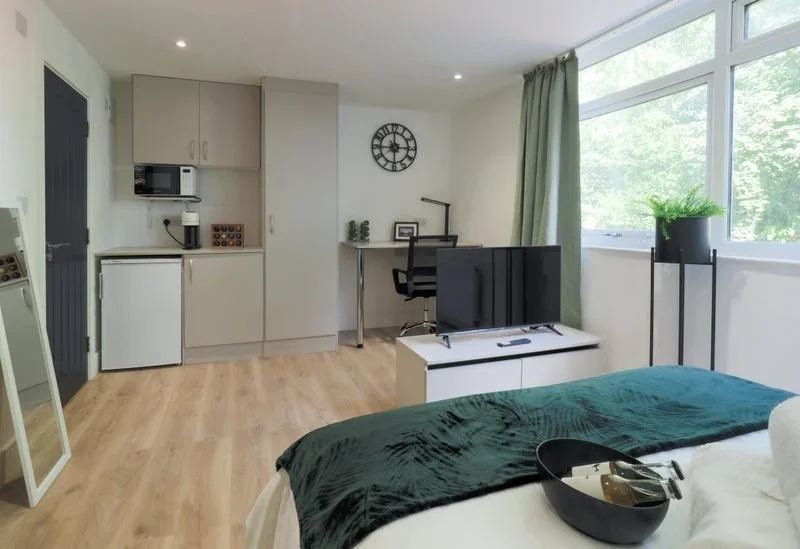 Room Roxeth Hill in Greater London