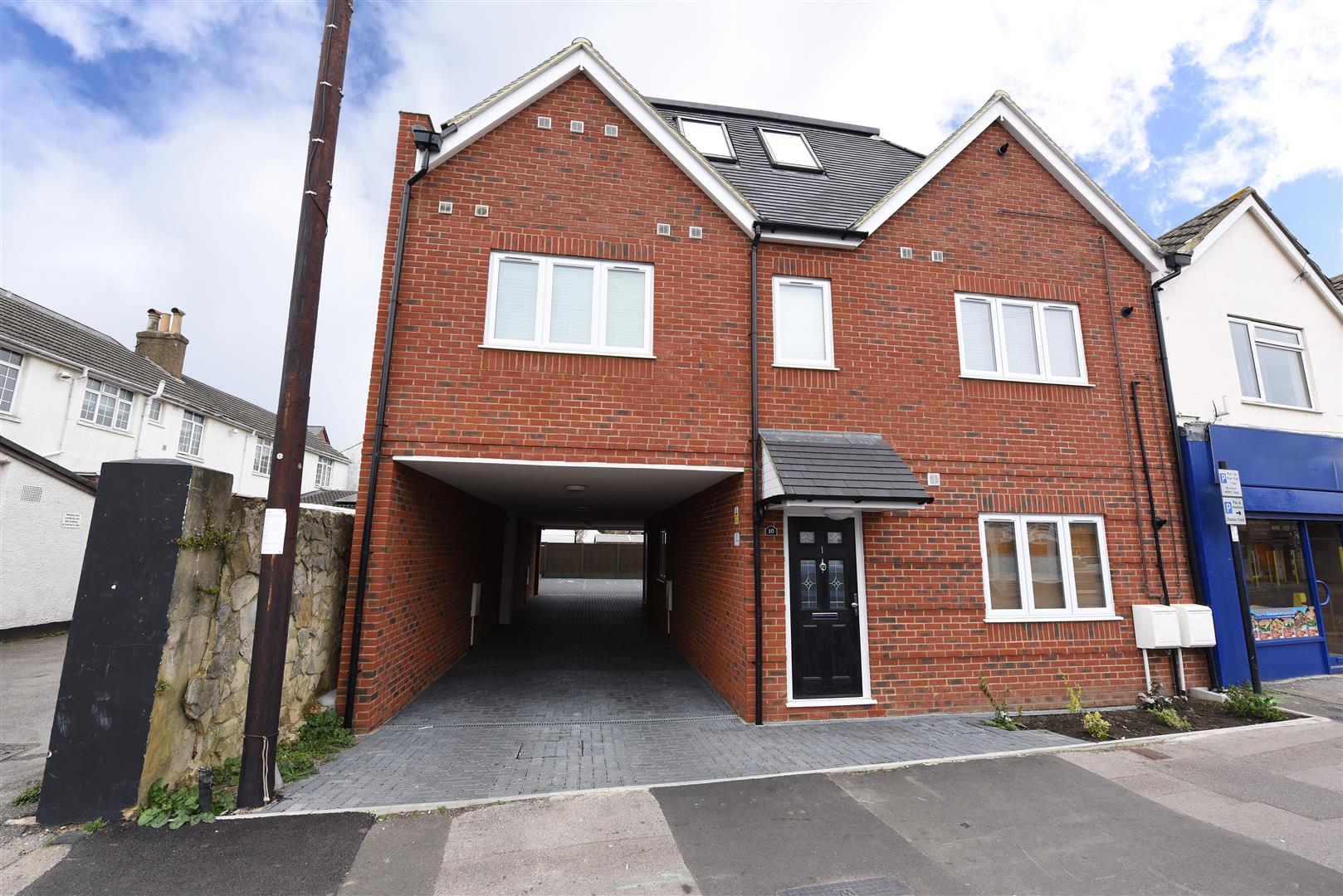 Flat Queens Road in Rushmoor