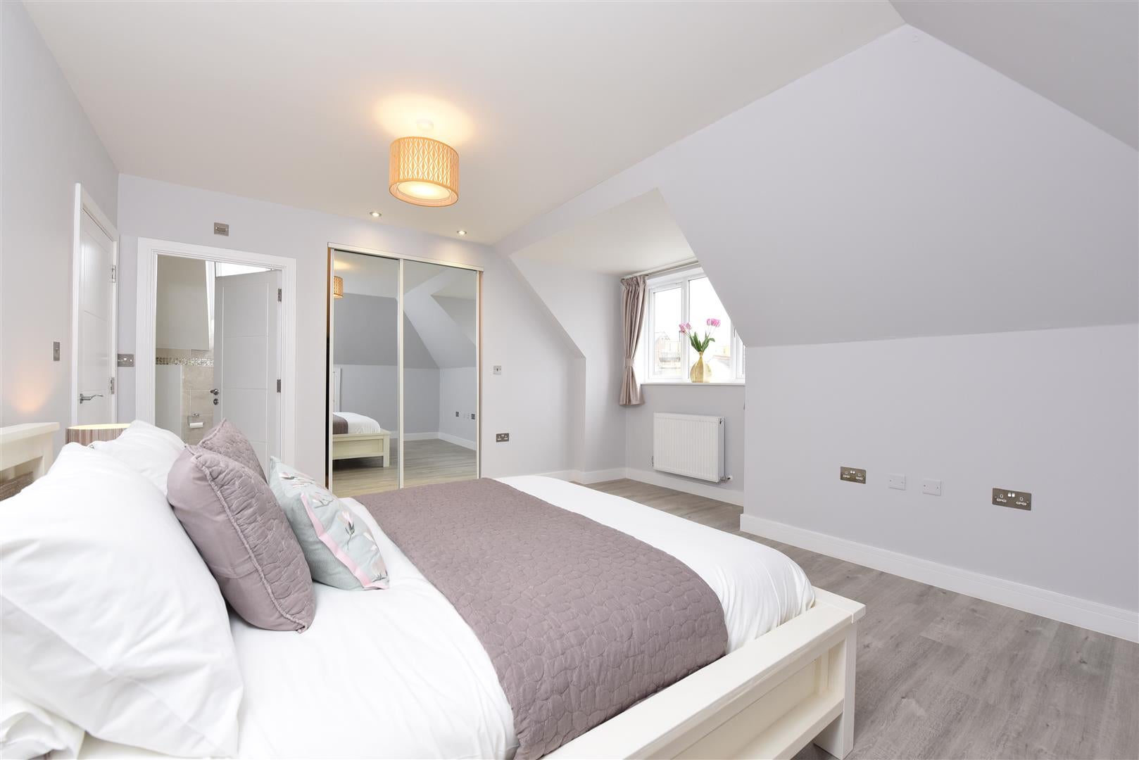 Flat Queens Road in Rushmoor