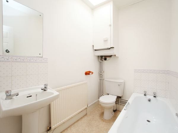 House Ashchurch Grove in Greater London