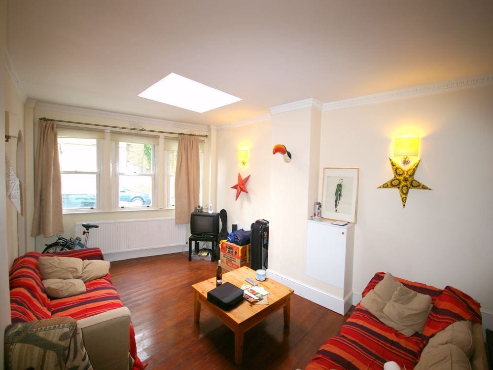 House Ashchurch Grove in Greater London