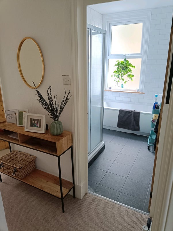 Room Chatsworth Road in Greater London