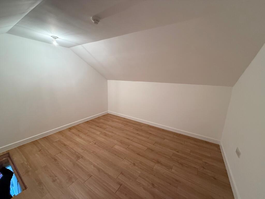 Flat Thoresby Street in Mansfield Woodhouse