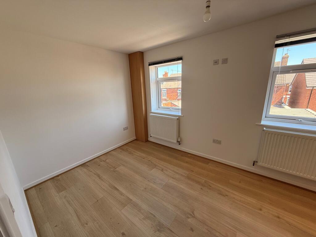 Flat Thoresby Street in Mansfield Woodhouse