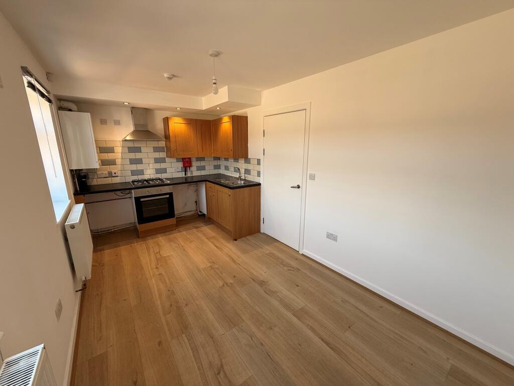 Flat Thoresby Street in Mansfield Woodhouse