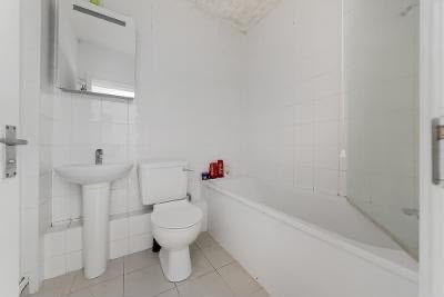 Room Kennington Park Road in Greater London