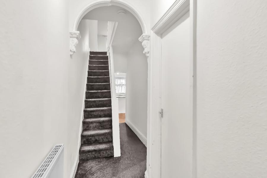 Flat Oakfields Road in Nottingham