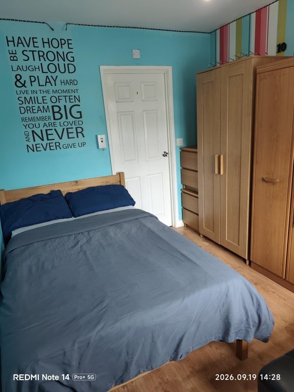 Room Ashford Road in Bristol