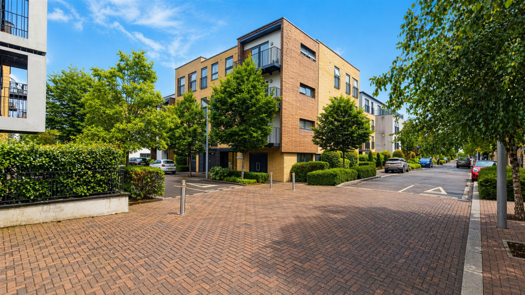 Flat Letchworth Road in Greater London