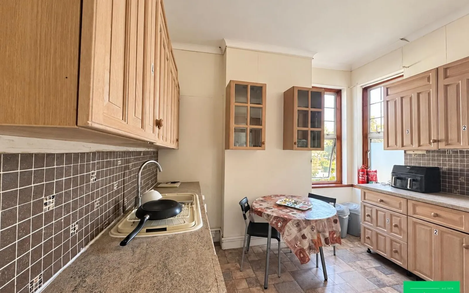 Room Friern Barnet Lane in Greater London