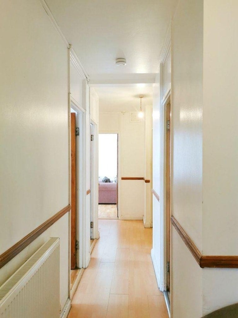 Flat Orde Hall Street in Greater London