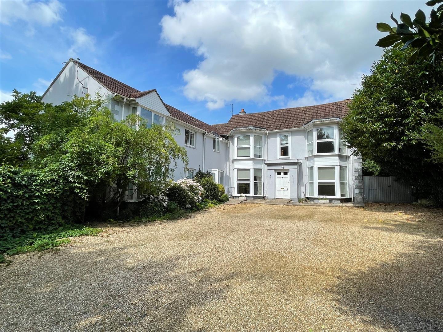 Room Tollgate Road in Salisbury