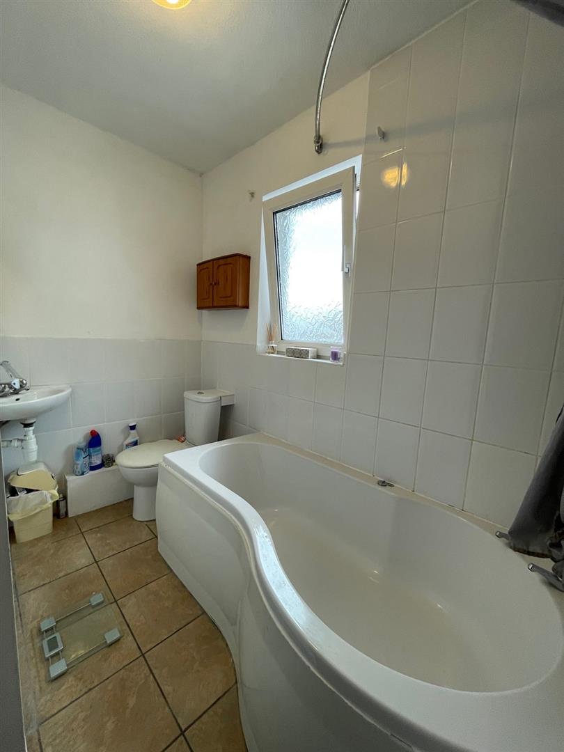 Room Tollgate Road in Salisbury