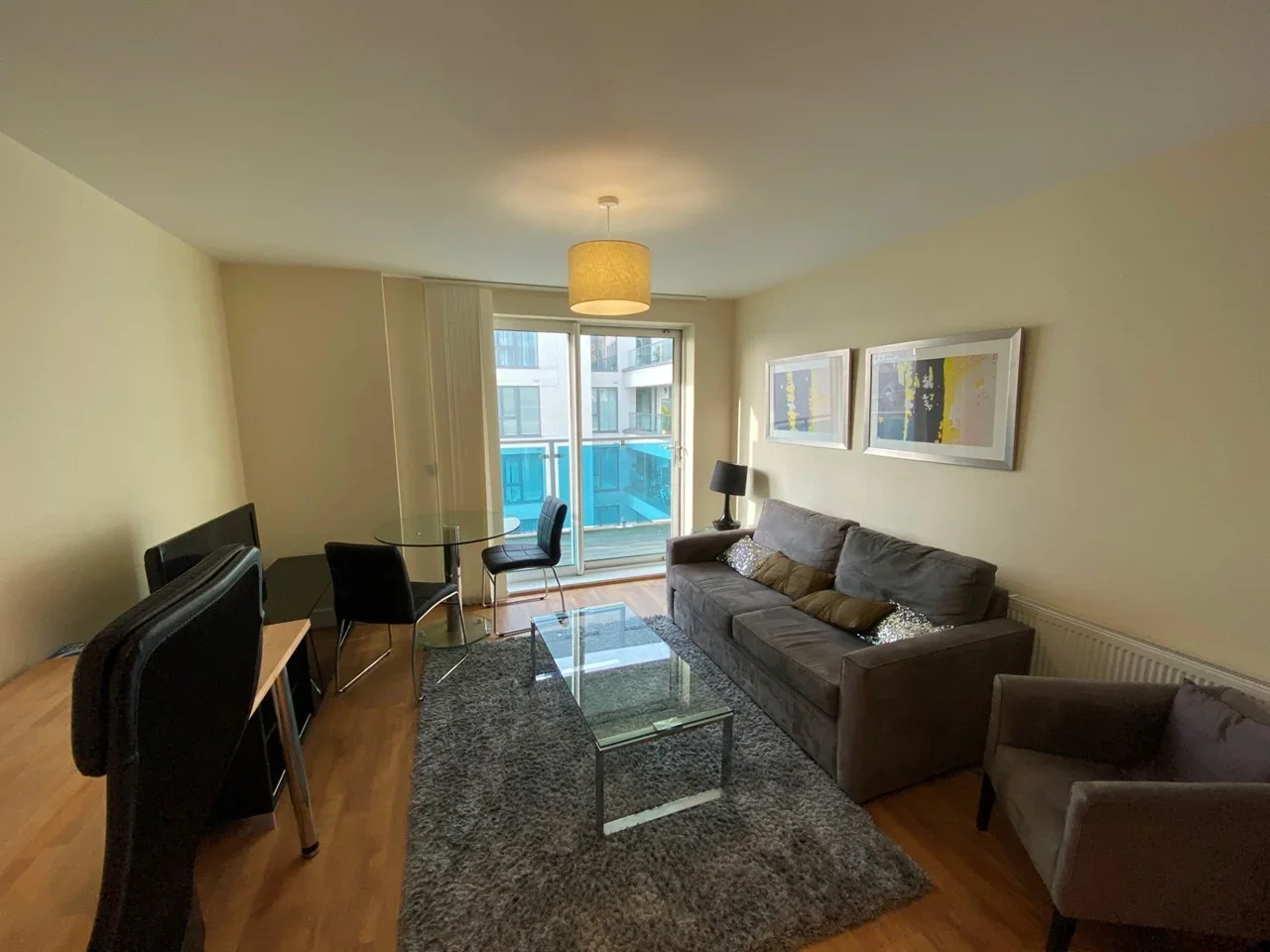 Flat Glenthorne Road in Greater London