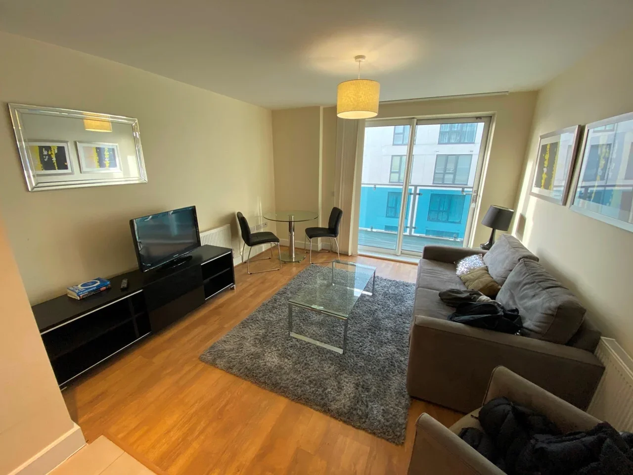 Flat Glenthorne Road in Greater London